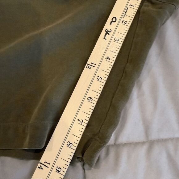 Tommy Bahama 100% Silk Men's Shorts Olive Green Flat Front Relax Size 40 - Picture 9 of 10